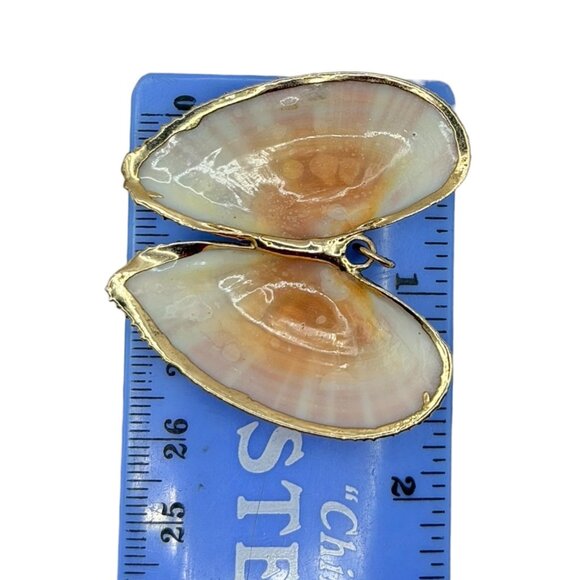 Heart-Shaped Seashell Pendant Necklace Gold-Plated Edge - Picture 4 of 12